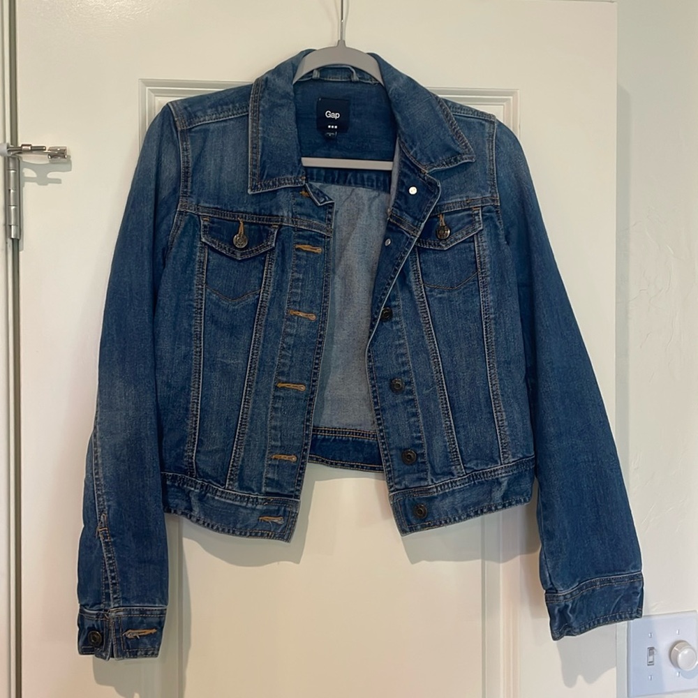 Gap women’s denim jacket size small
